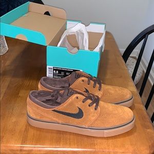 Brand new men’s Nike Zooms!